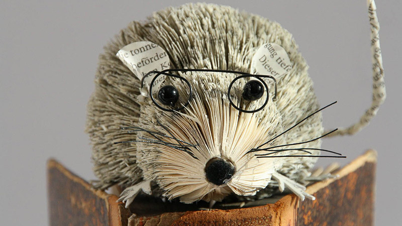 Martina Thieme-Herzog: Kunst aus Büchern